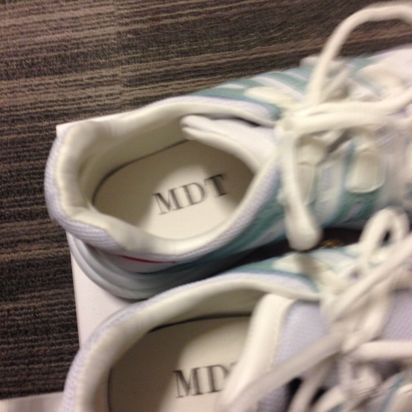 NWT MDT Red and Black The Arch Sneakers - Picture 4 of 7